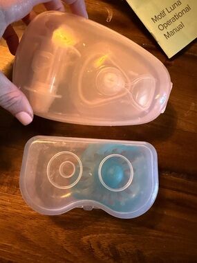 Munchkin Nipple Shield / Breast pump with accessories